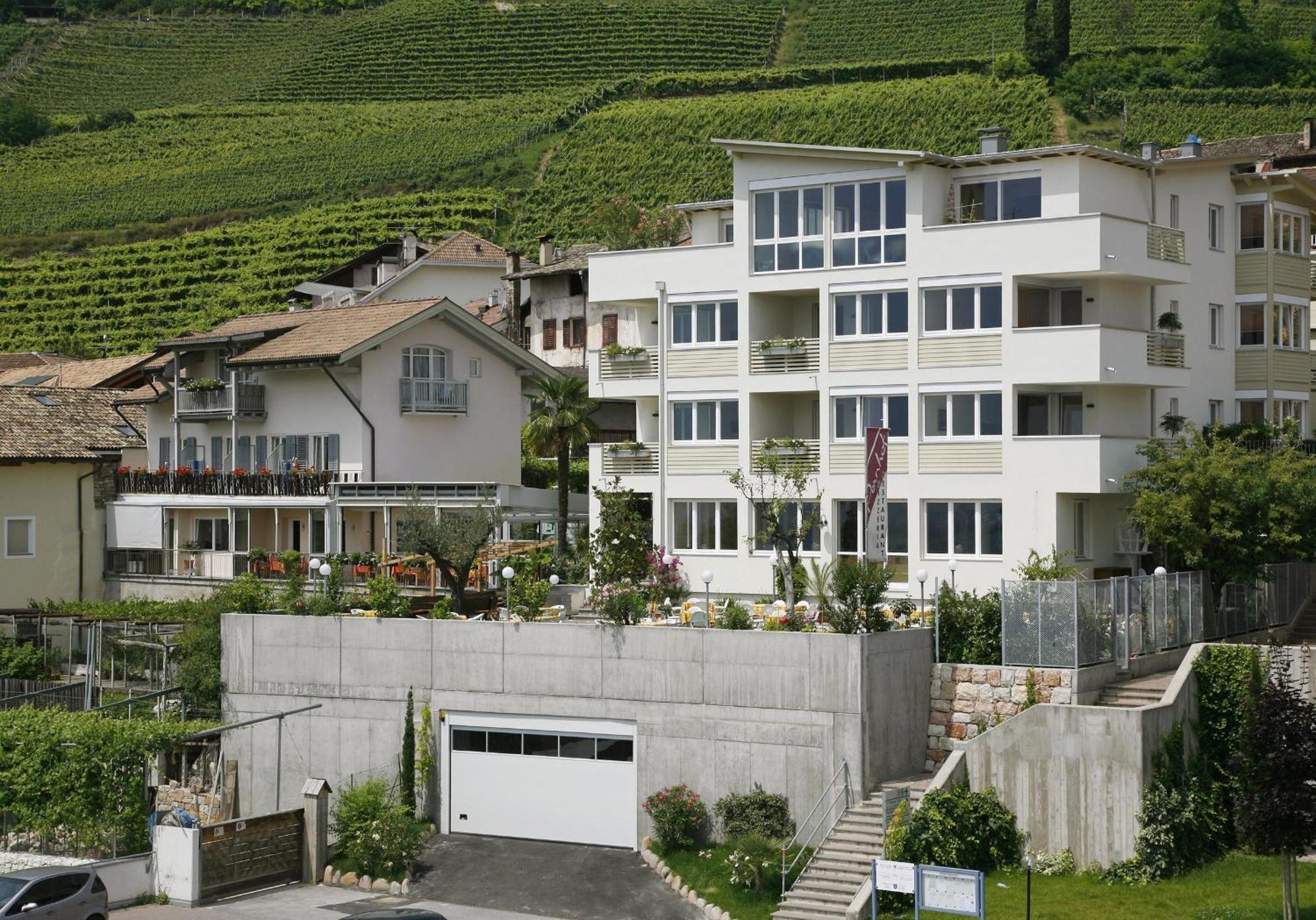 Hotel Residence Pernhof Termeno Exterior photo